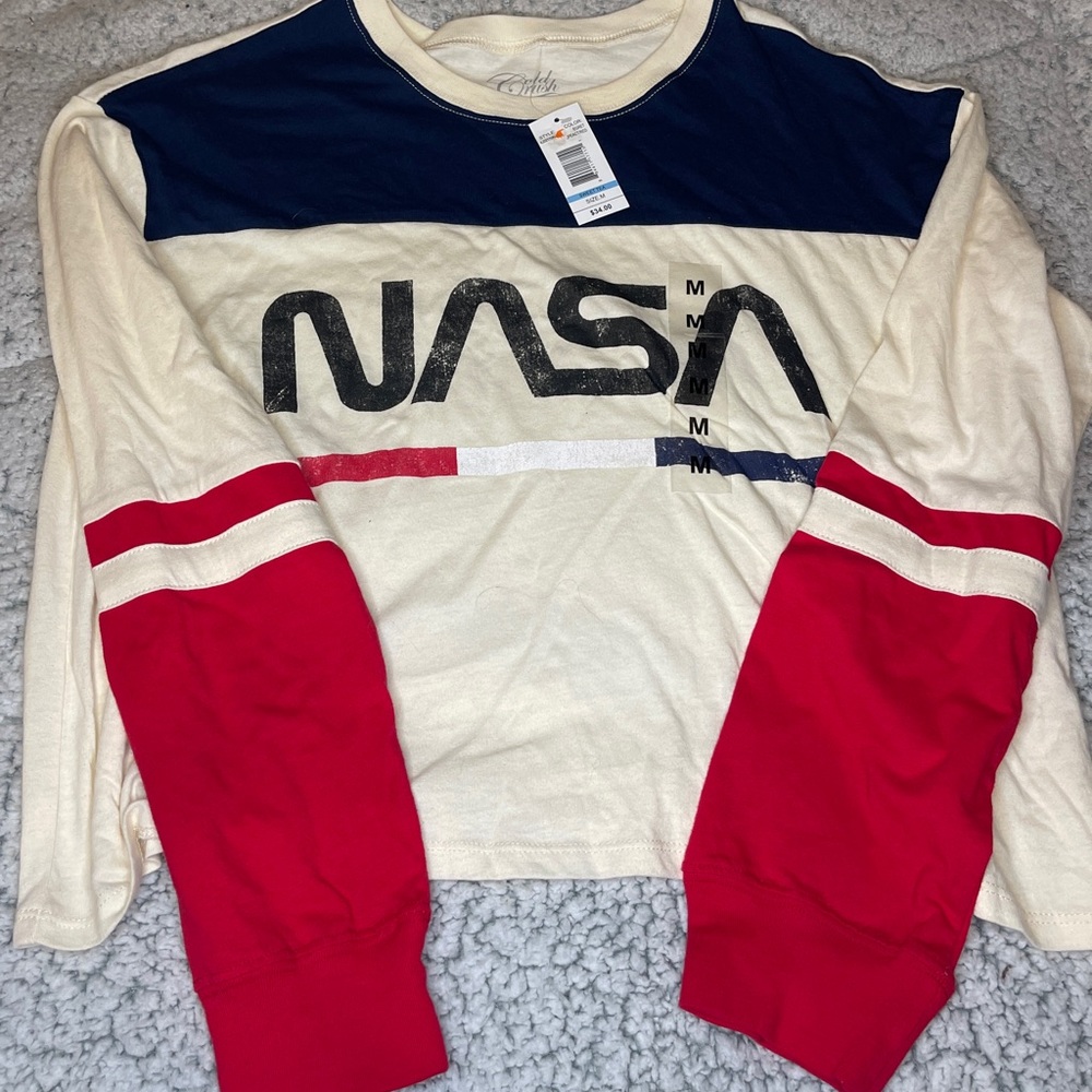 New with tags NASA graphic cropped long sleeved T-shirt size M.